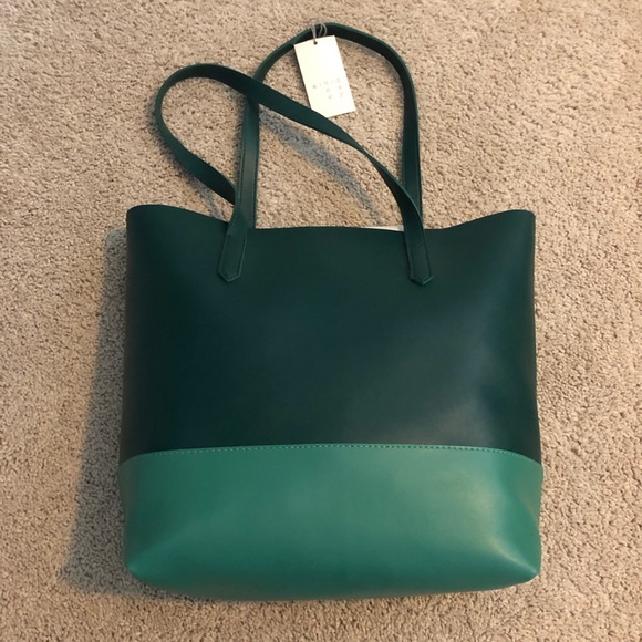 target a new day tote
